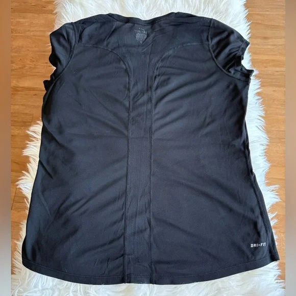 Nike | Women’s Large Black Dri-Fit Athletic Shirt - Picture 3 of 11